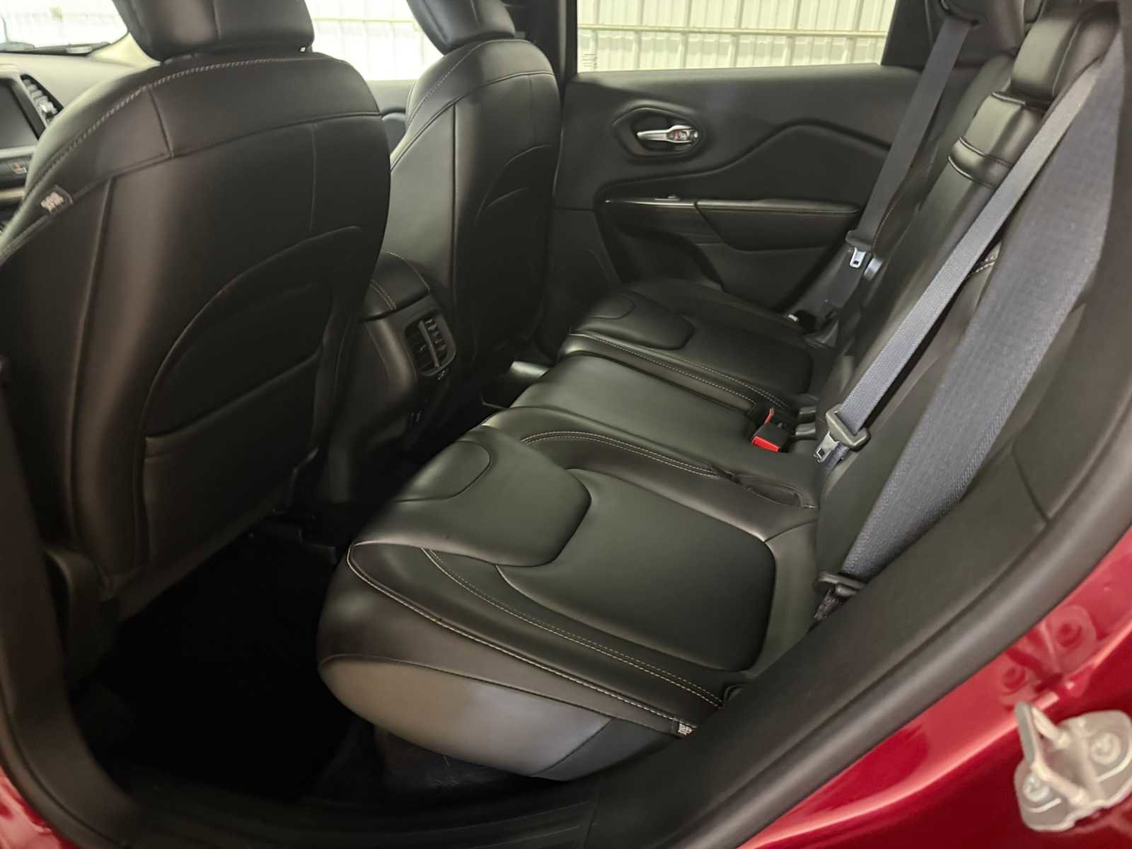 Used 2017 Jeep Cherokee Limited AWD/4WD image 22