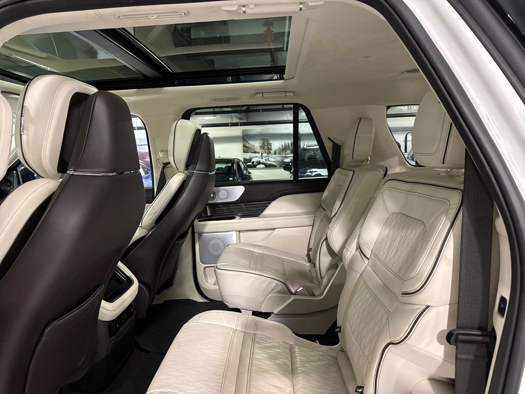 Used 2024 Lincoln Navigator L Black Label AWD/4WD image 23