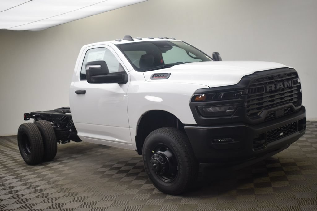 New 2026 RAM 3500 Tradesman AWD/4WD image 3