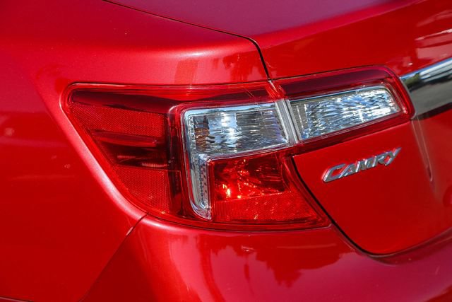 Used 2013 Toyota Camry XLE w/ Leather Pkg FWD image 12