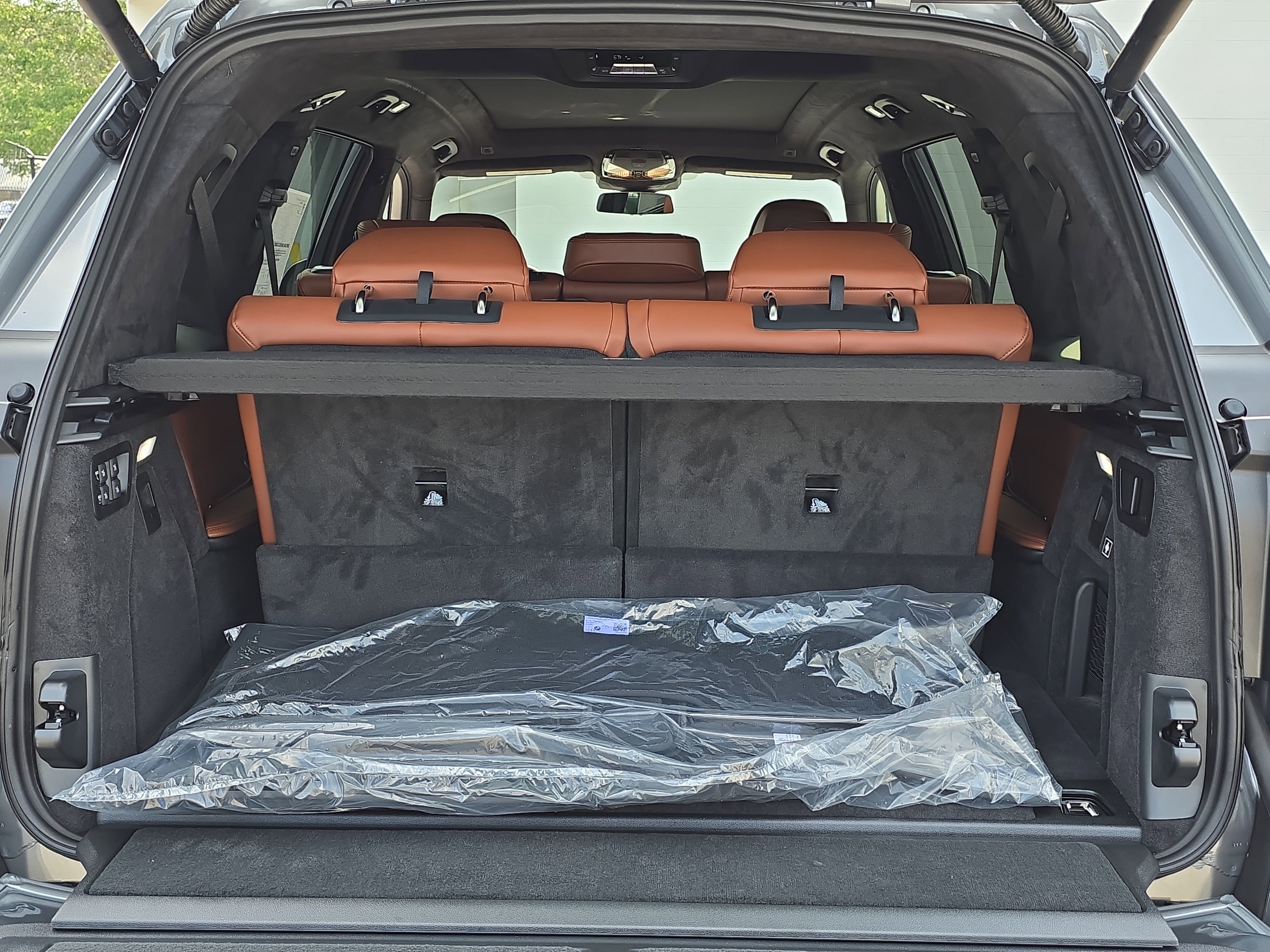 New 2026 BMW X7 M60i image 9