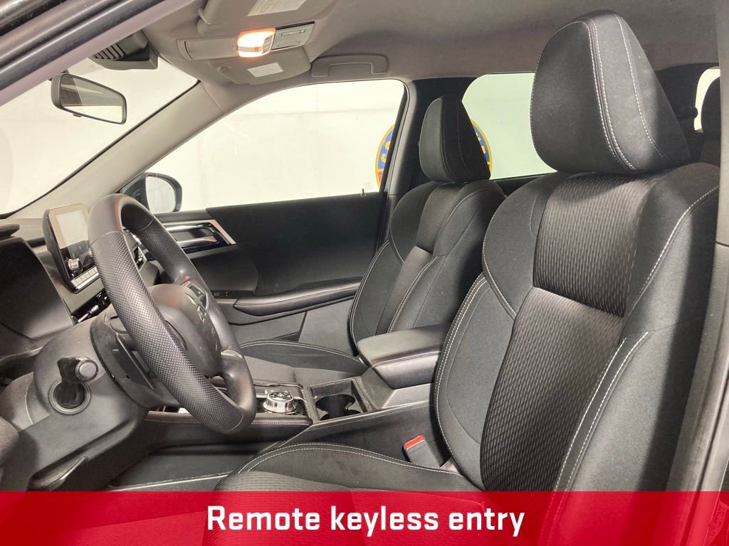 Used 2022 Mitsubishi Outlander ES image 11