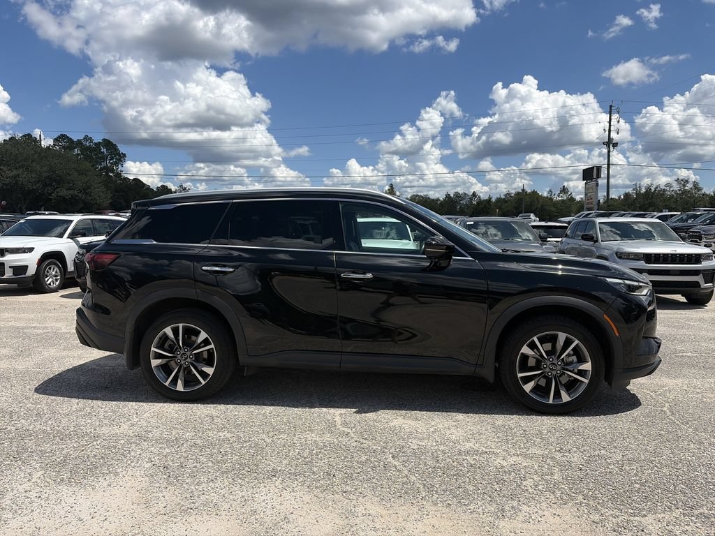 Used 2023 INFINITI QX60 Luxe w/ Cargo Package FWD image 7