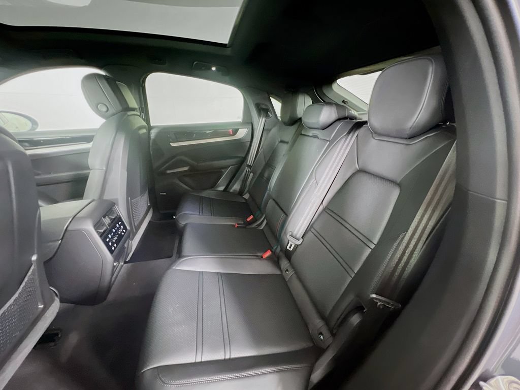 New 2026 Porsche Cayenne E-Hybrid Coupe AWD/4WD image 24