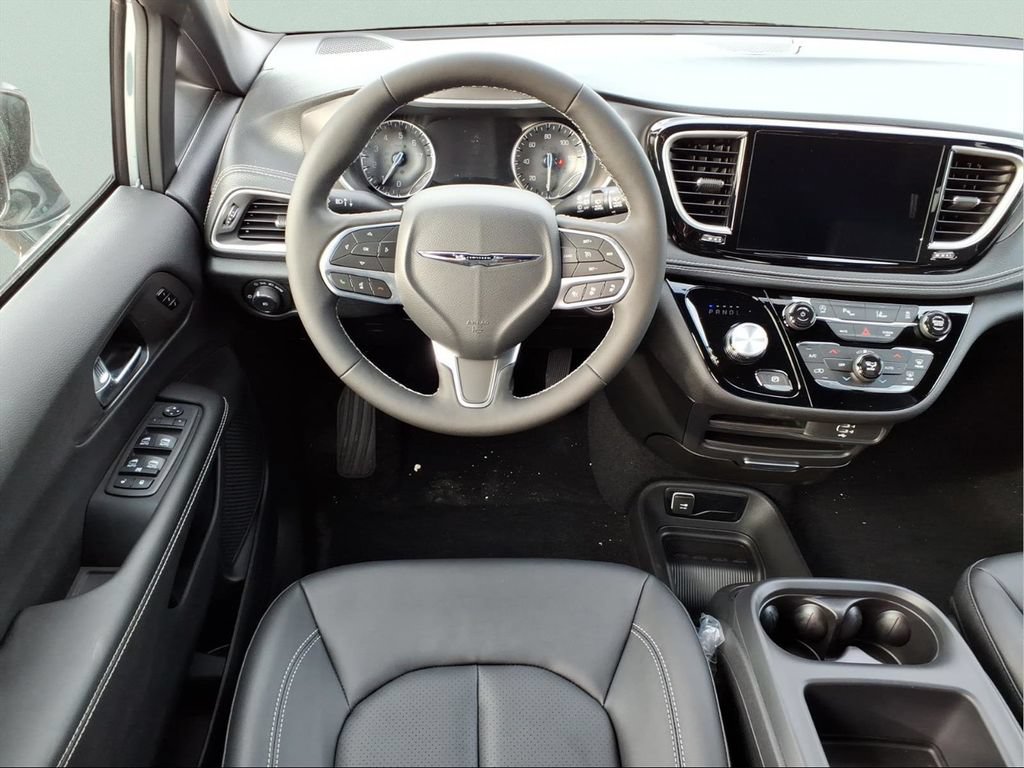 New 2026 Chrysler Pacifica Select FWD image 14