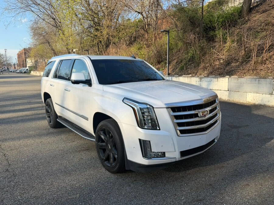 Used 2018 Cadillac Escalade Luxury AWD/4WD image 12