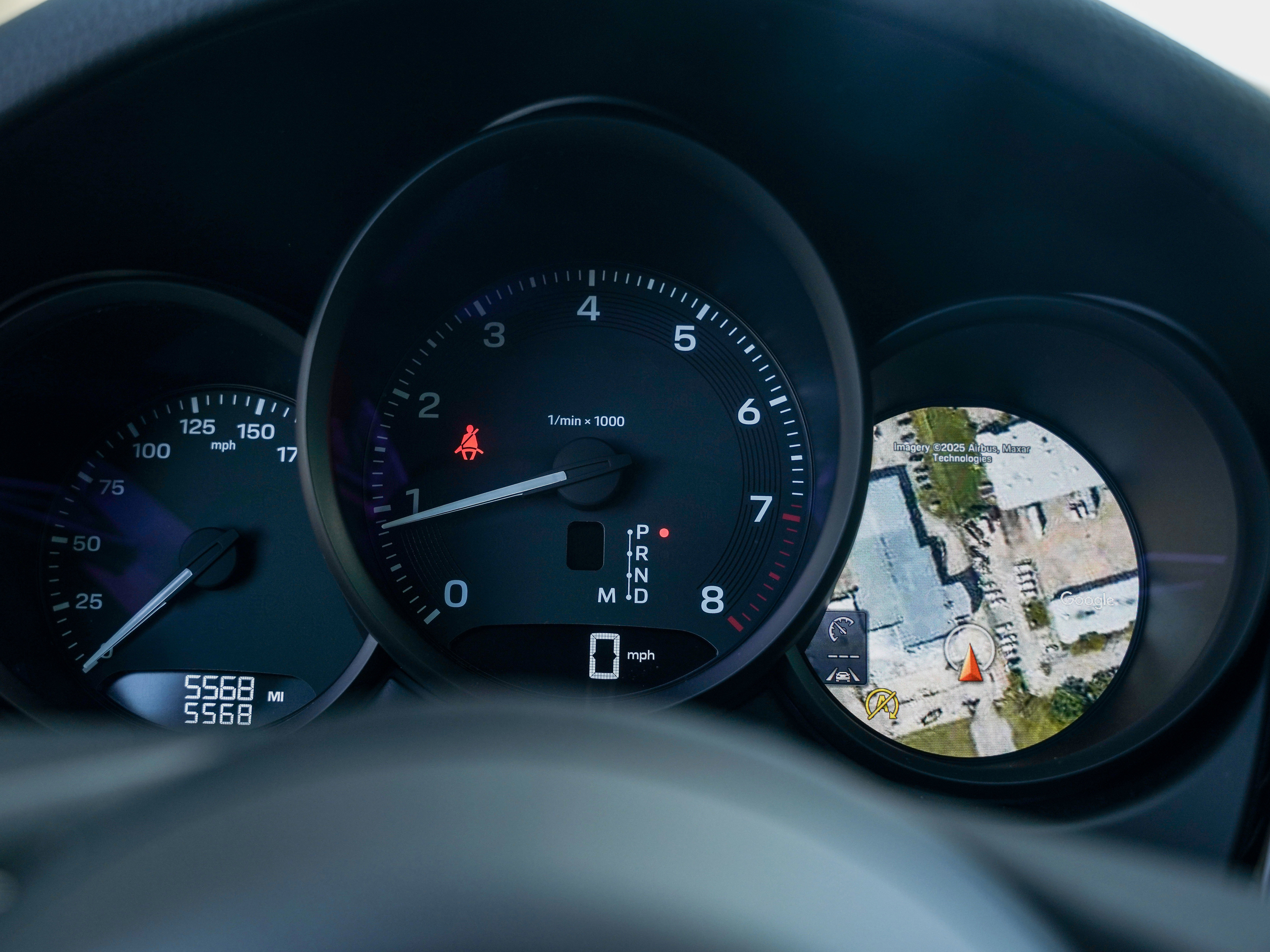 Certified 2025 Porsche Macan image 19