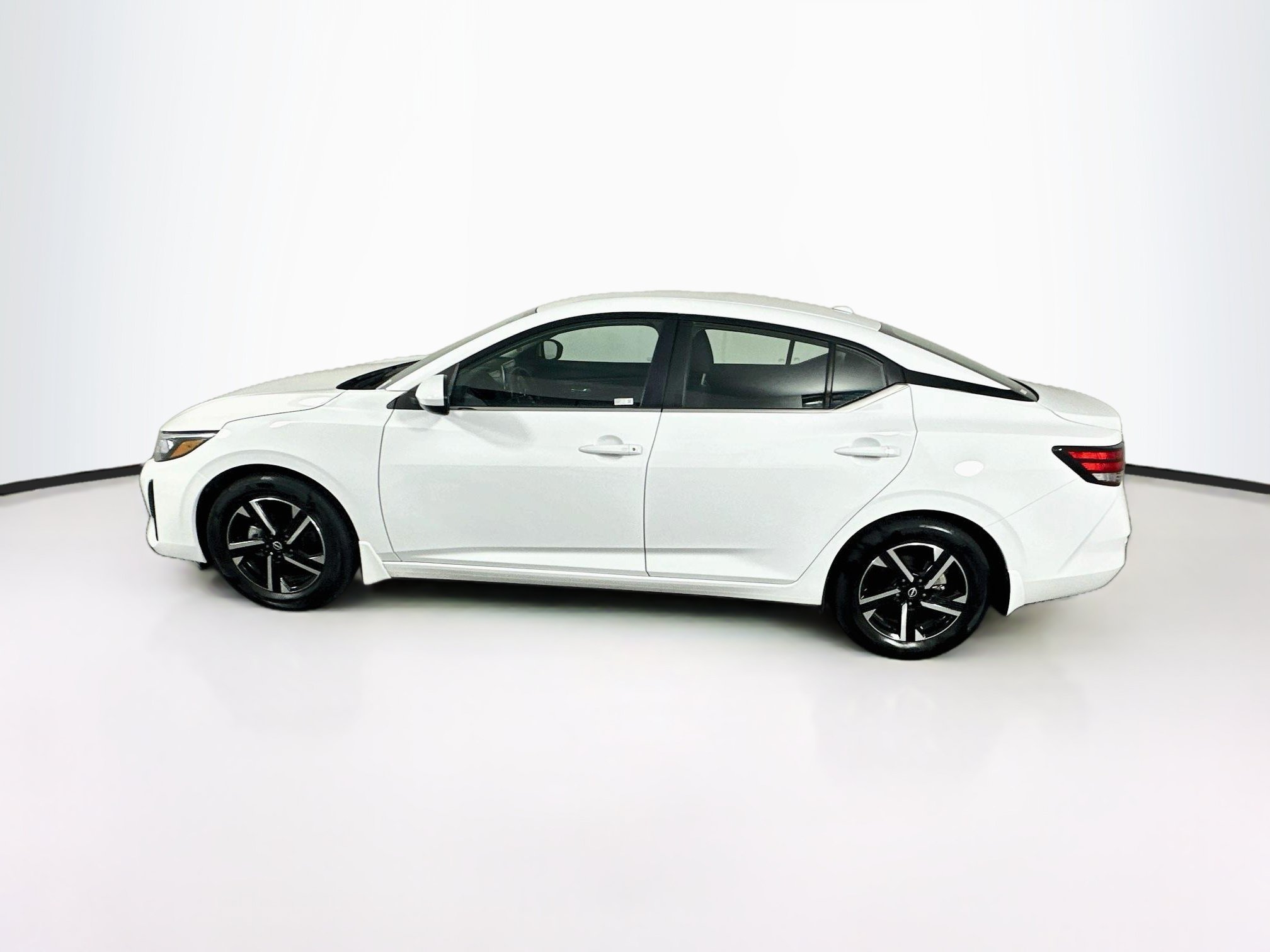 Used 2025 Nissan Sentra SV FWD image 4