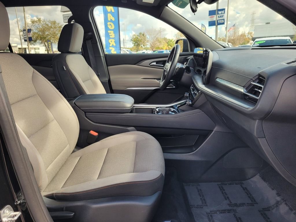 Certified 2025 Chevrolet Traverse LT FWD image 20