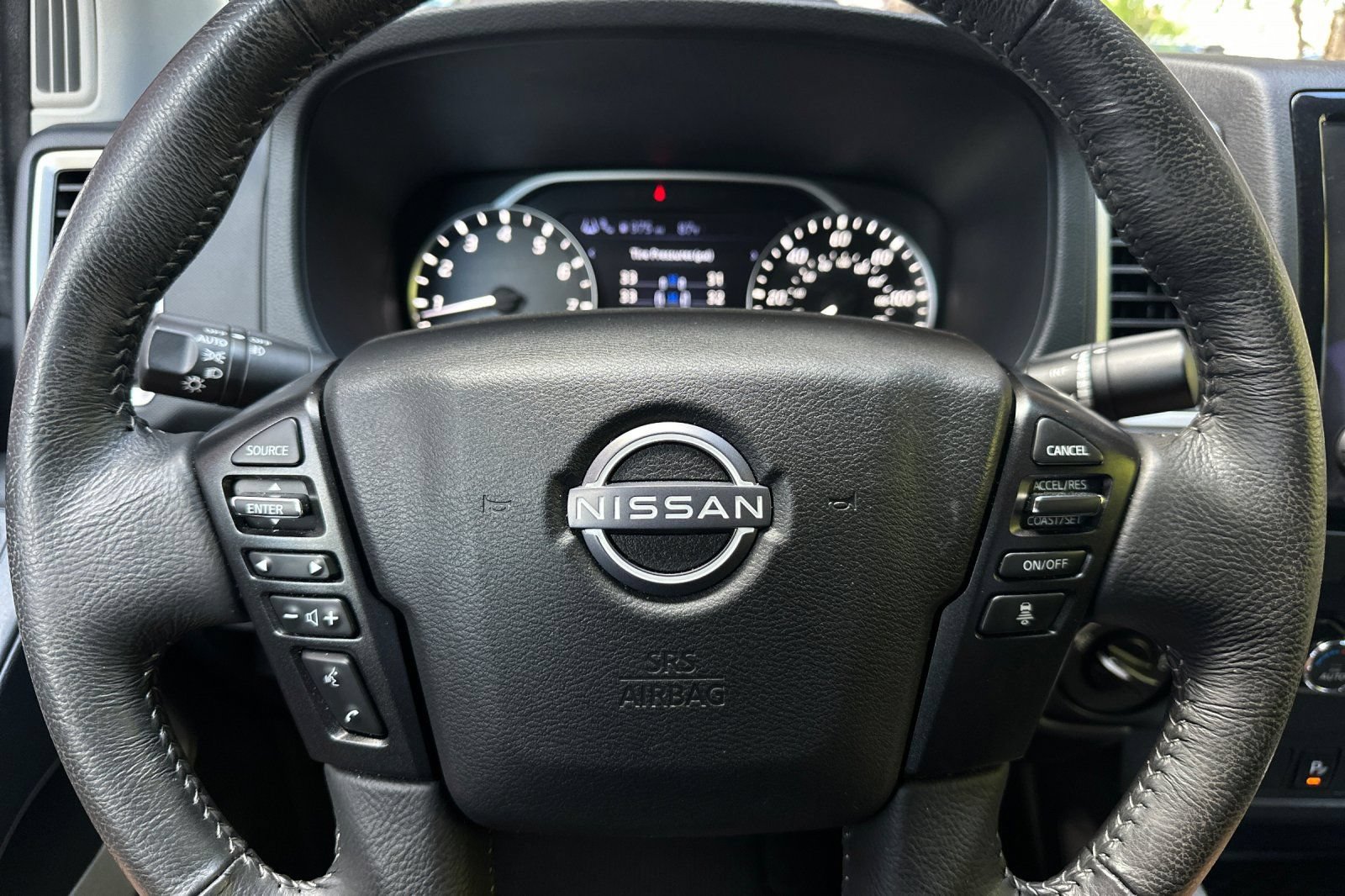 Used 2022 Nissan Frontier SV w/ Technology Package AWD/4WD image 29