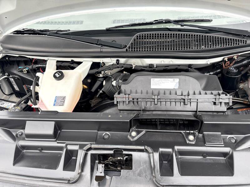 Used 2021 Chevrolet Express 2500 w/ Driver Convenience Package image 31