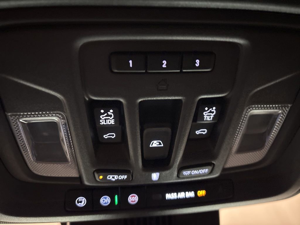 Used 2025 Chevrolet Silverado 1500 ZR2 w/ Technology Package AWD/4WD image 28