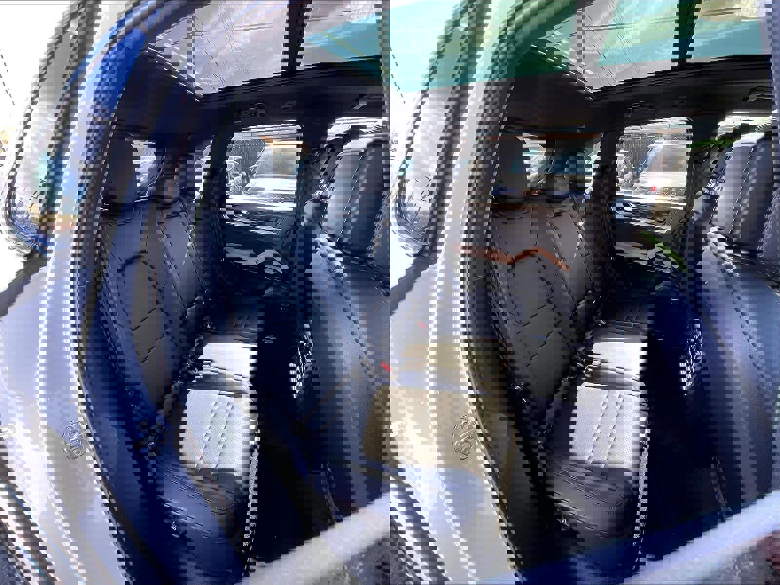 Used 2024 Porsche Cayenne AWD/4WD image 29