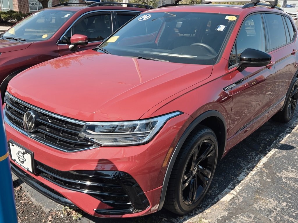 Used 2024 Volkswagen Tiguan SE R-Line image 14