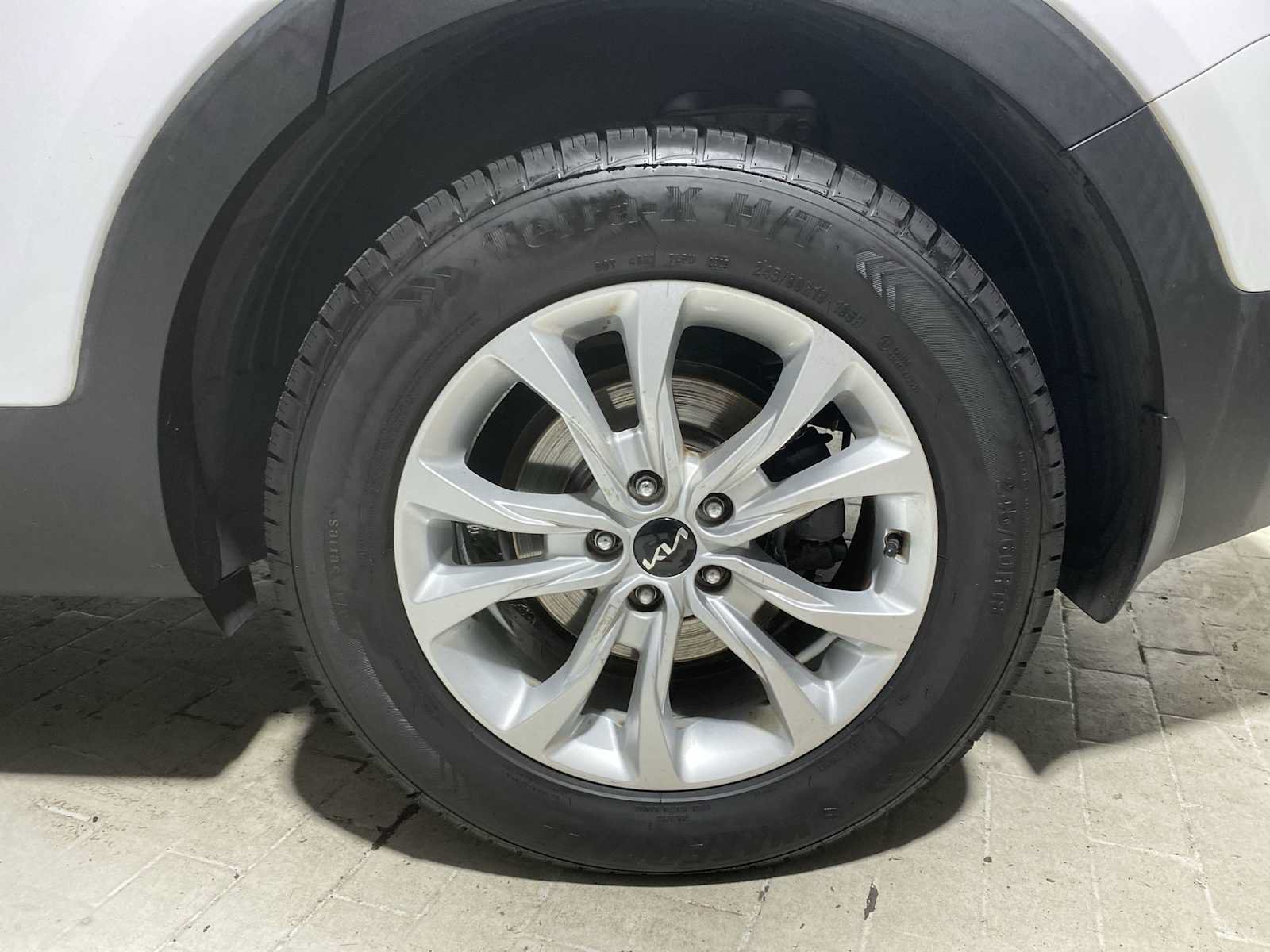 Used 2022 Kia Telluride LX AWD/4WD image 8