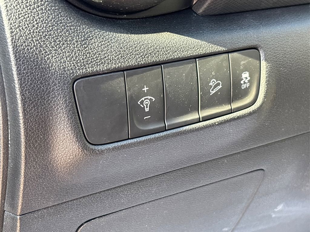 Certified 2023 Hyundai Kona SEL AWD/4WD image 29