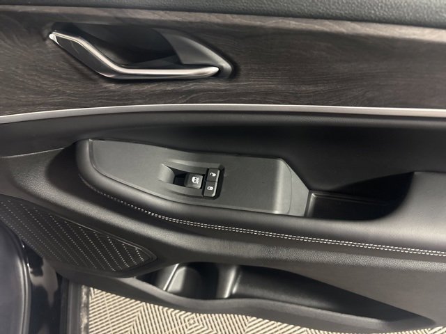 New 2025 Jeep Grand Cherokee Limited w/ Black Appearance Package image 14