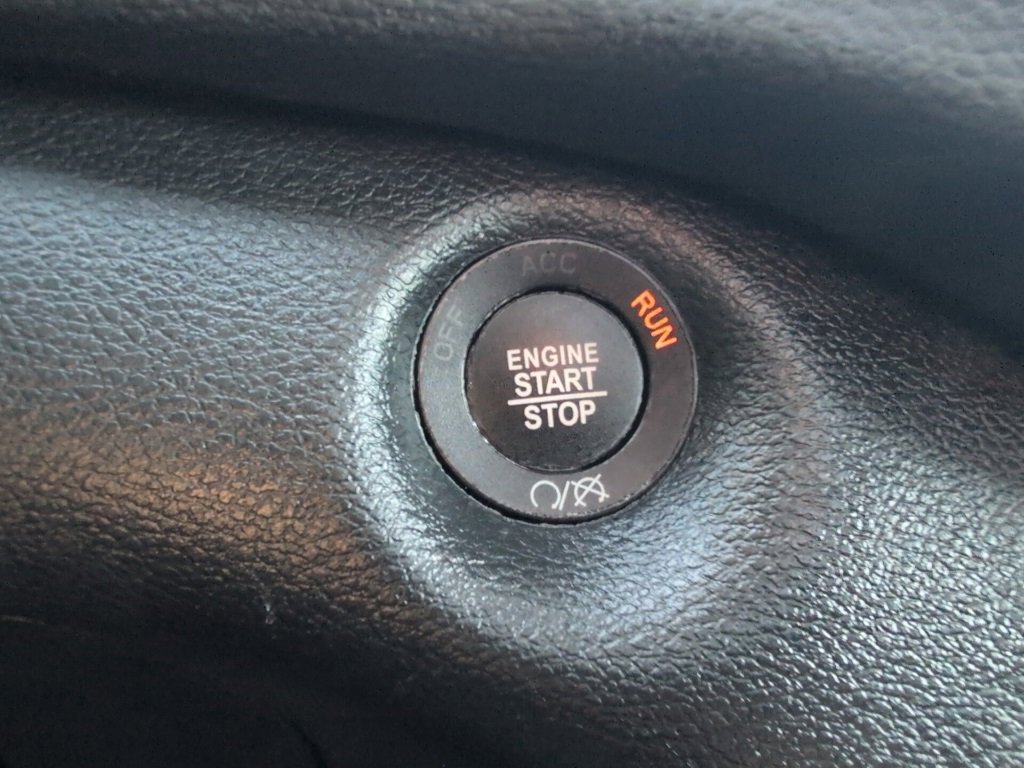 Used 2022 Jeep Cherokee Limited image 30