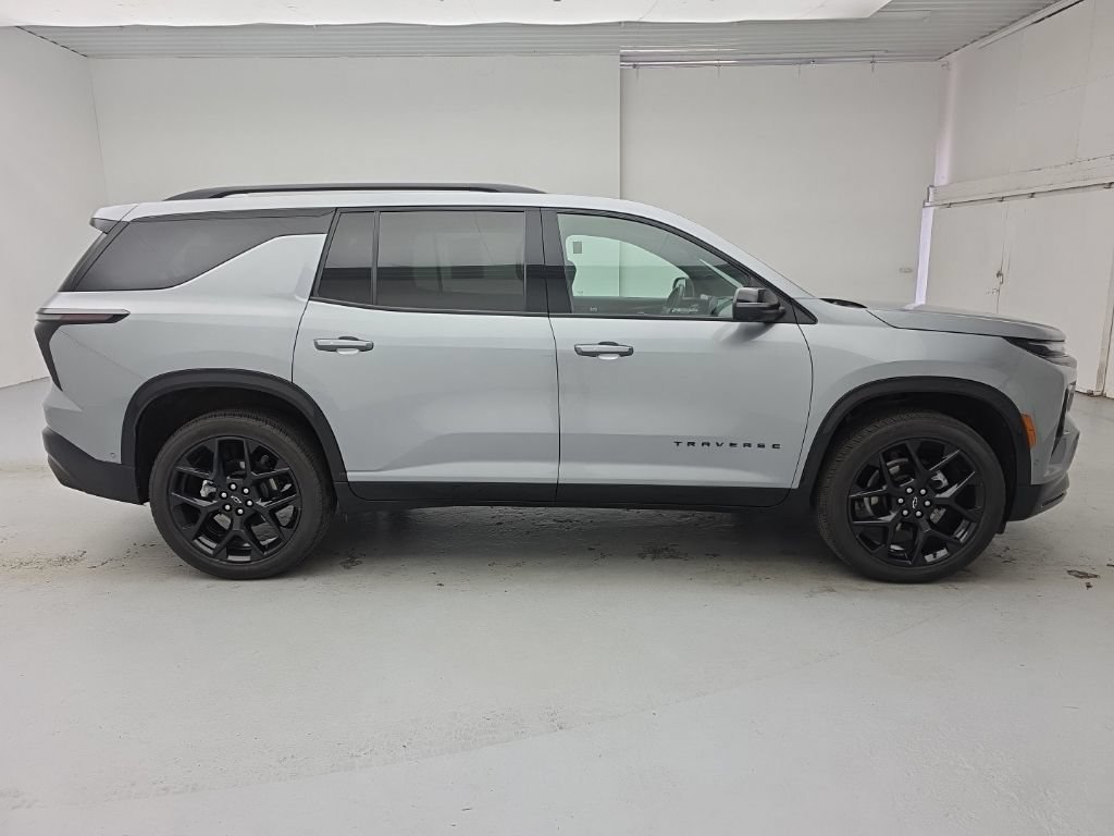 Used 2026 Chevrolet Traverse RS AWD/4WD image 13