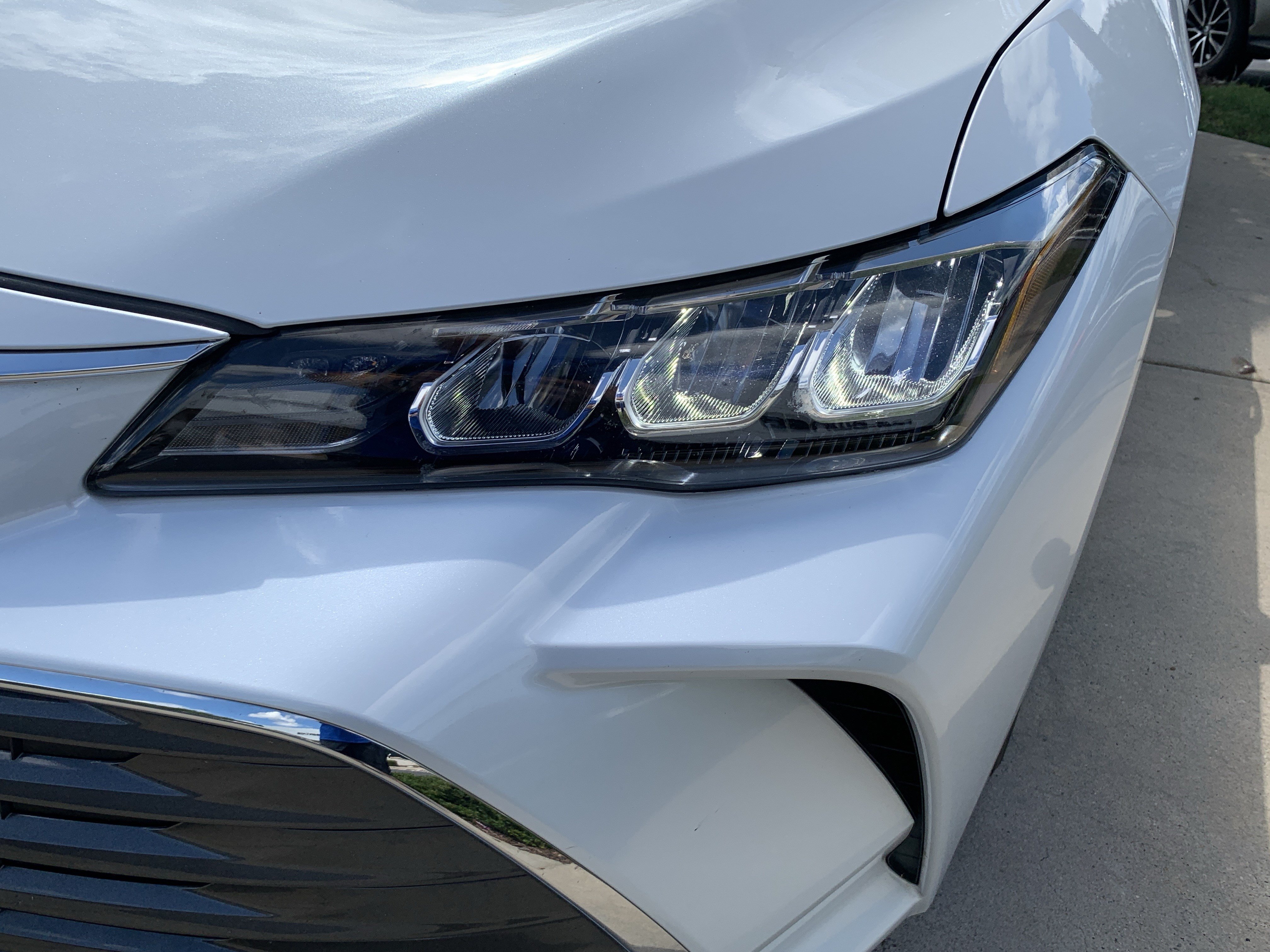 Used 2022 Toyota Avalon XLE FWD image 6