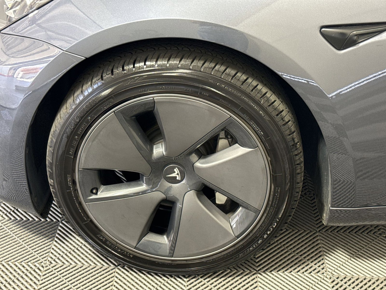 Used 2023 Tesla Model 3 Standard Range image 12