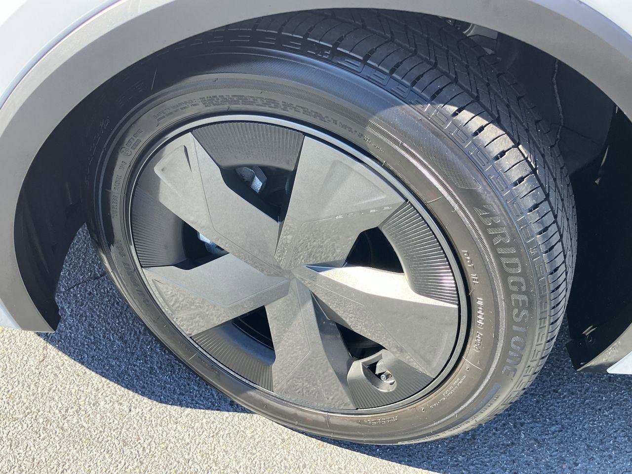 Certified 2025 Toyota Prius LE image 9