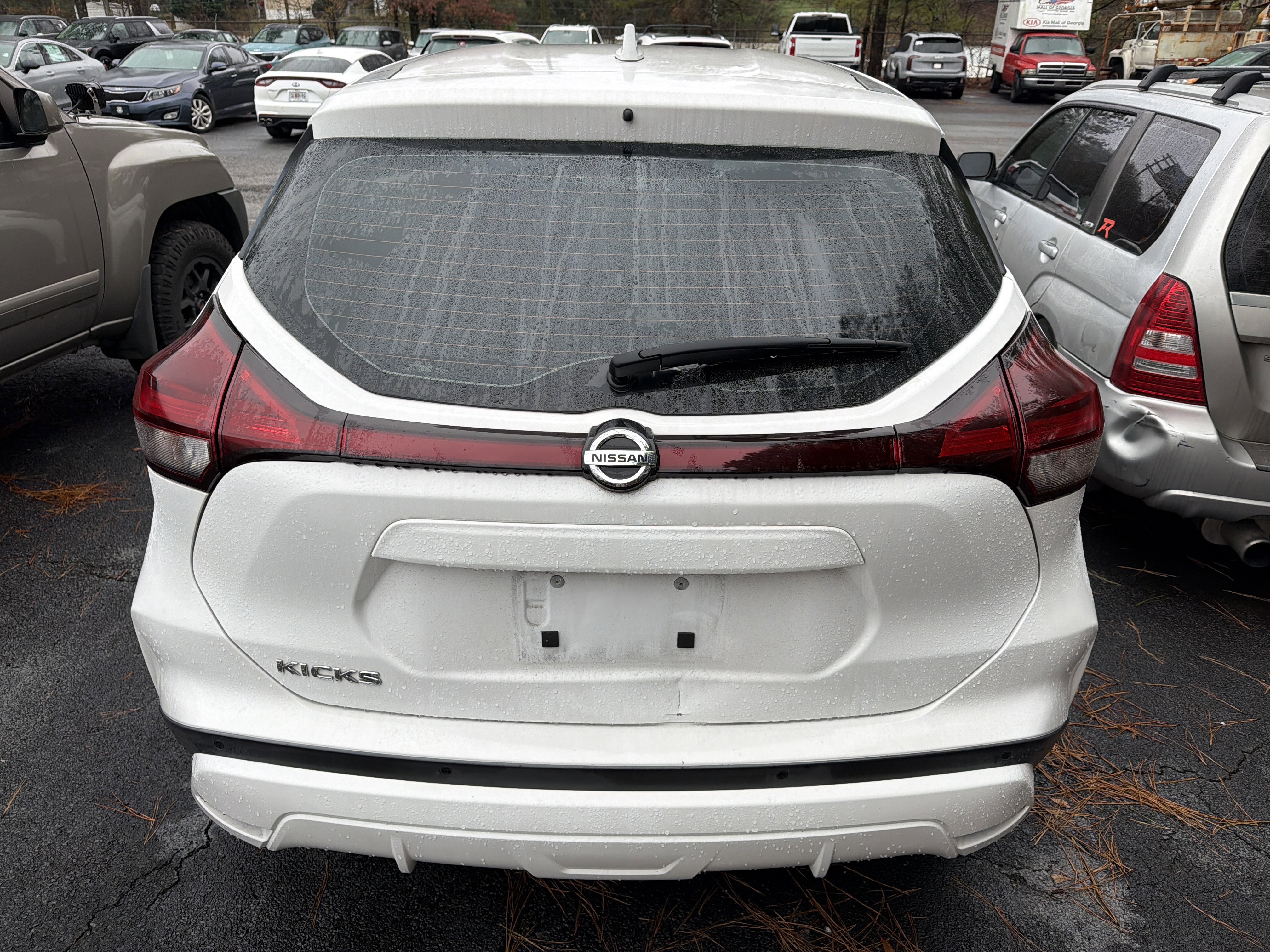 Used 2021 Nissan Kicks S image 5