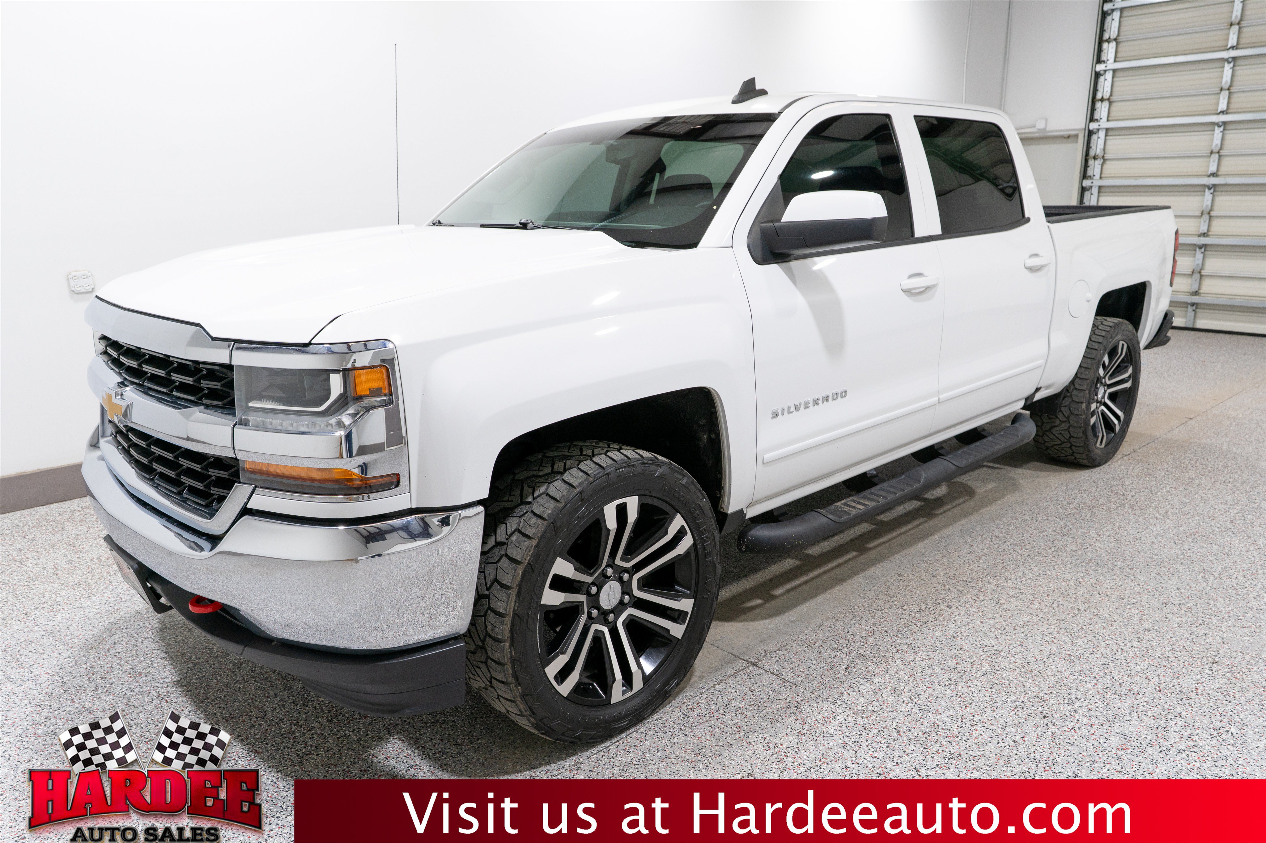 Used 2017 Chevrolet Silverado 1500 LT w/ Trailering Package AWD/4WD image 2