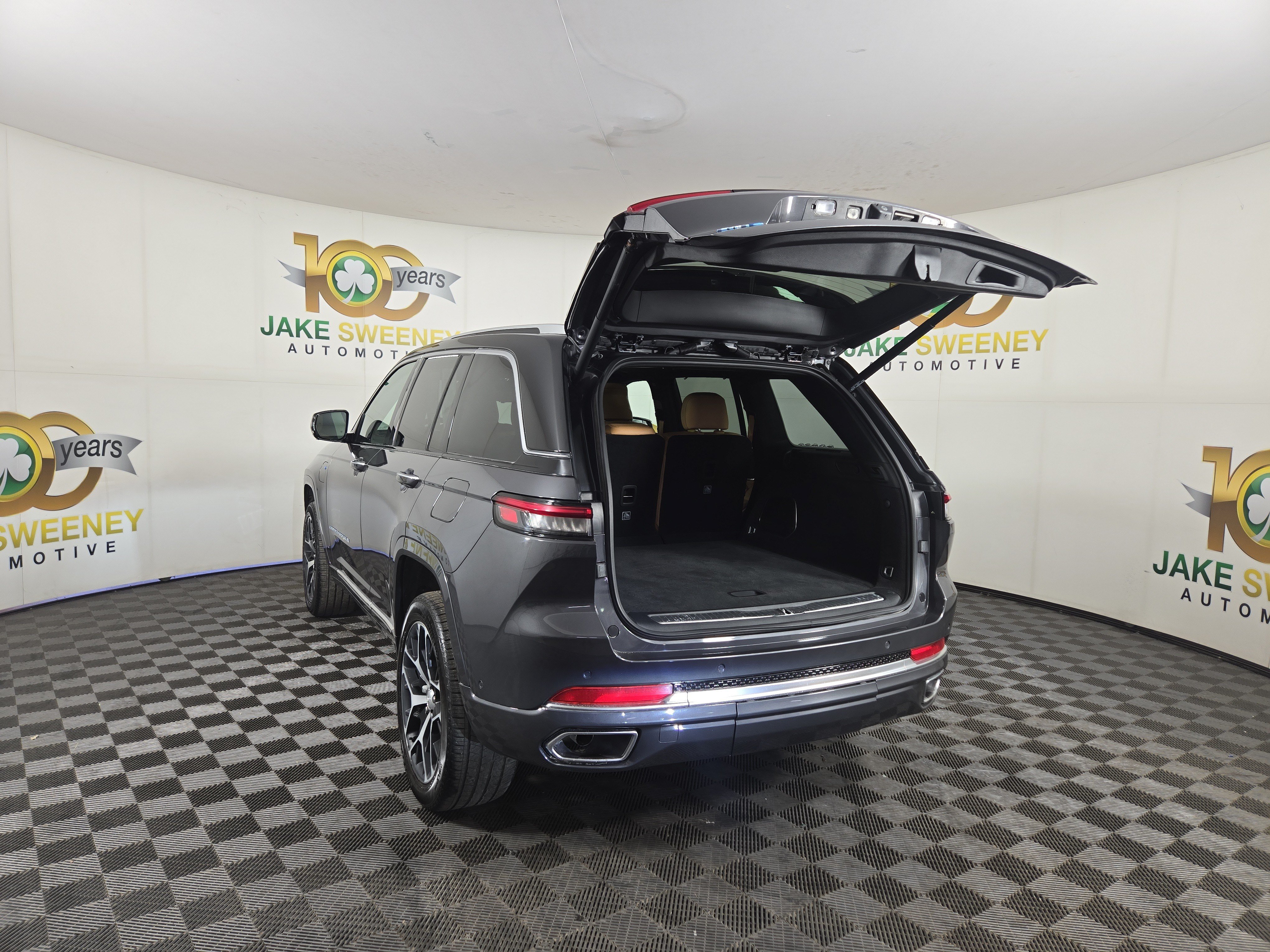 Certified 2023 Jeep Grand Cherokee Summit AWD/4WD image 34