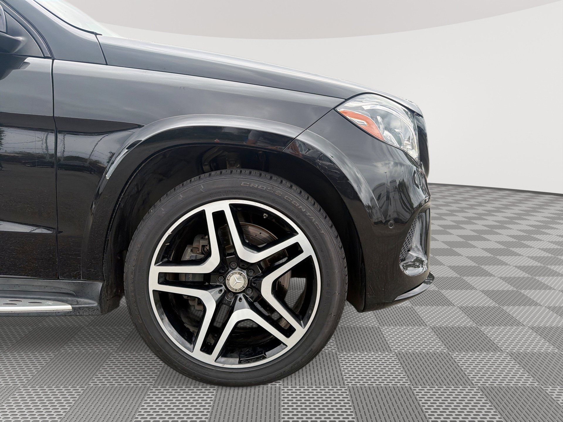Used 2017 Mercedes-Benz GLS 550 4MATIC image 31
