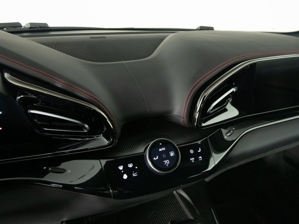 Used 2025 Ferrari Purosangue image 29