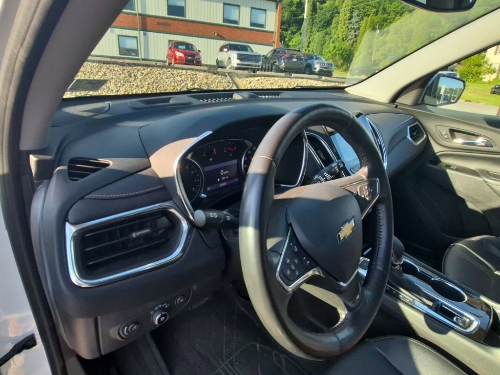 Used 2022 Chevrolet Equinox Premier w/ LPO, Floor Liner Package AWD/4WD image 10