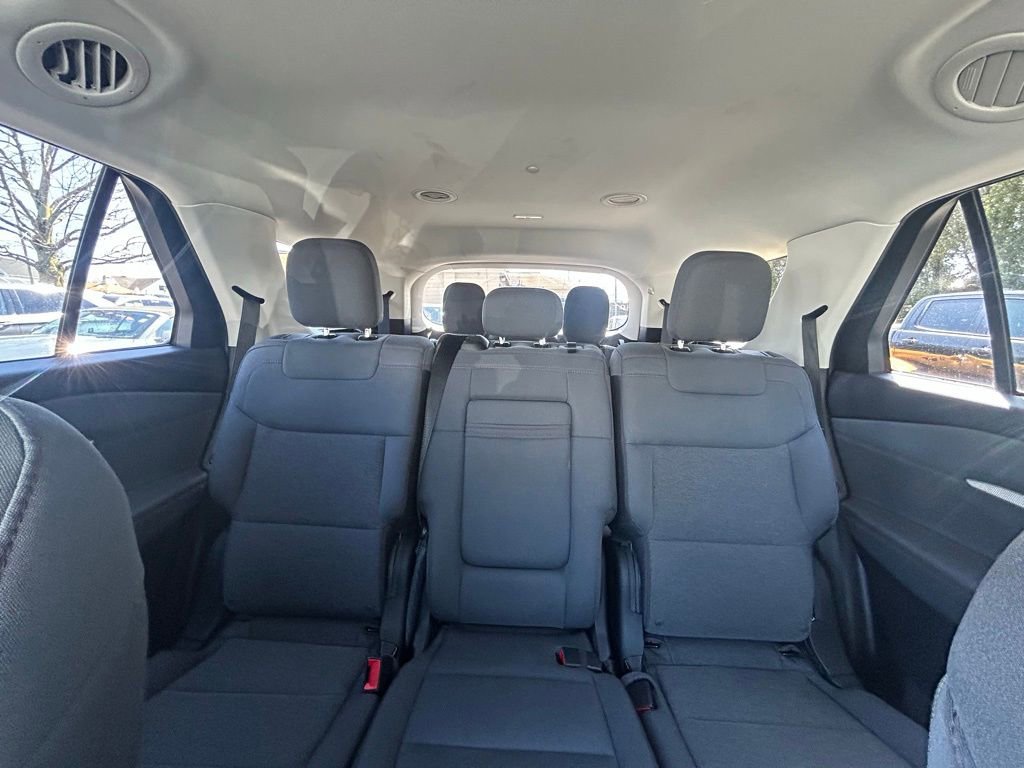 Used 2025 Ford Explorer Active AWD/4WD image 23