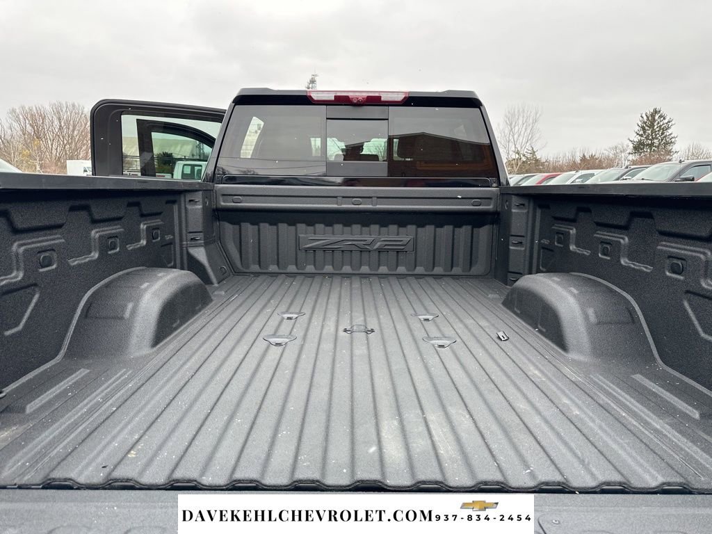 Used 2024 Chevrolet Silverado 2500 ZR2 w/ Technology Package image 30