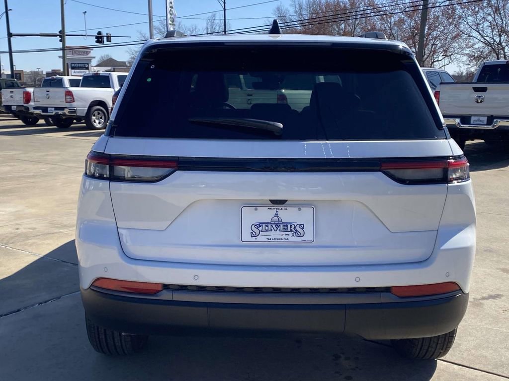 New 2026 Jeep Grand Cherokee Altitude image 31