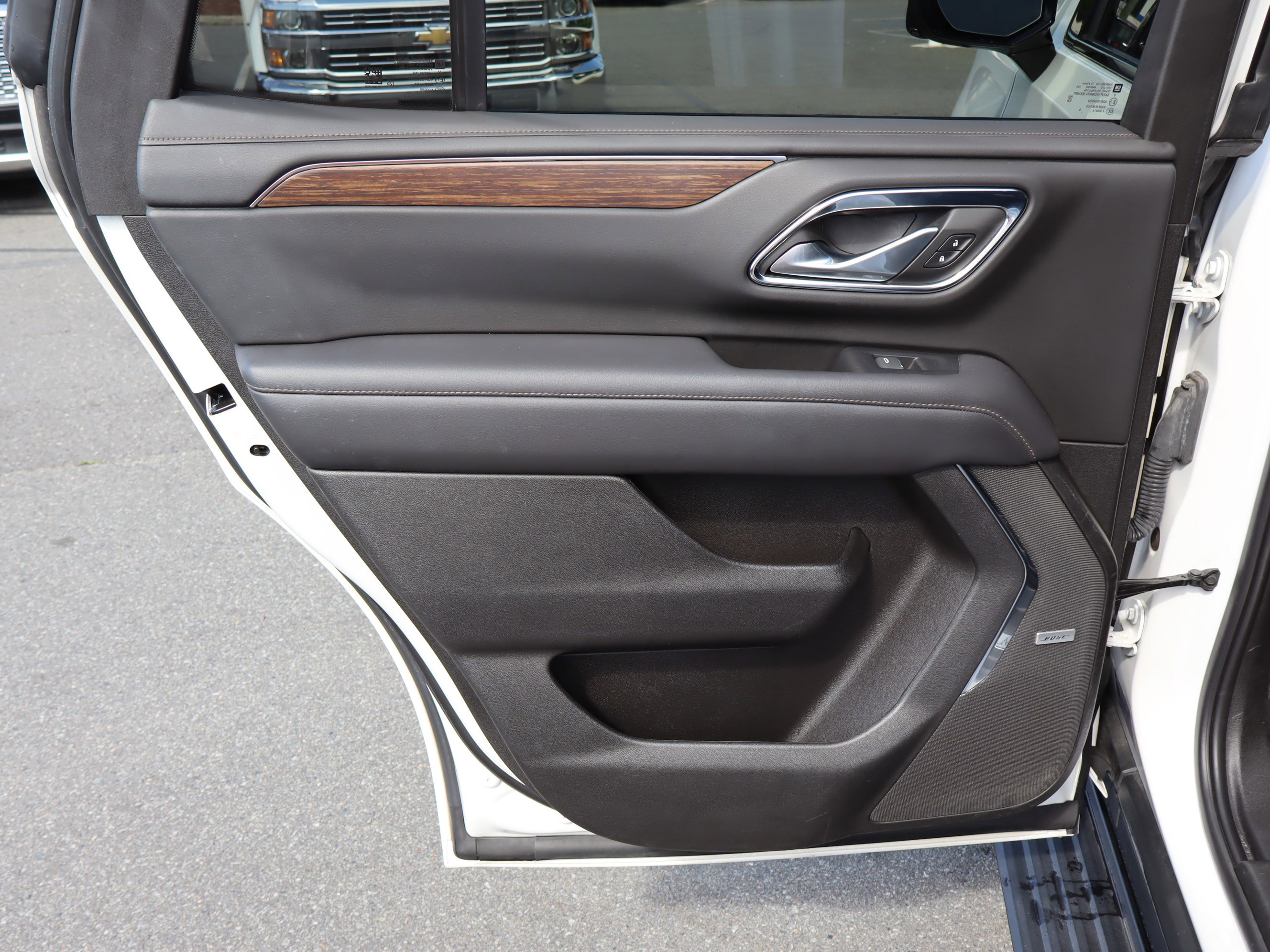 Used 2022 Chevrolet Tahoe High Country RWD image 32