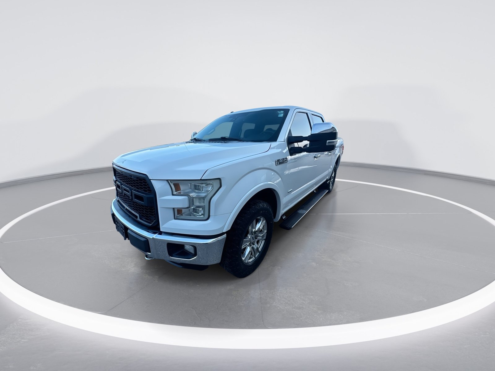 Used 2016 Ford F150 Lariat w/ Equipment Group 502A Luxury AWD/4WD image 4