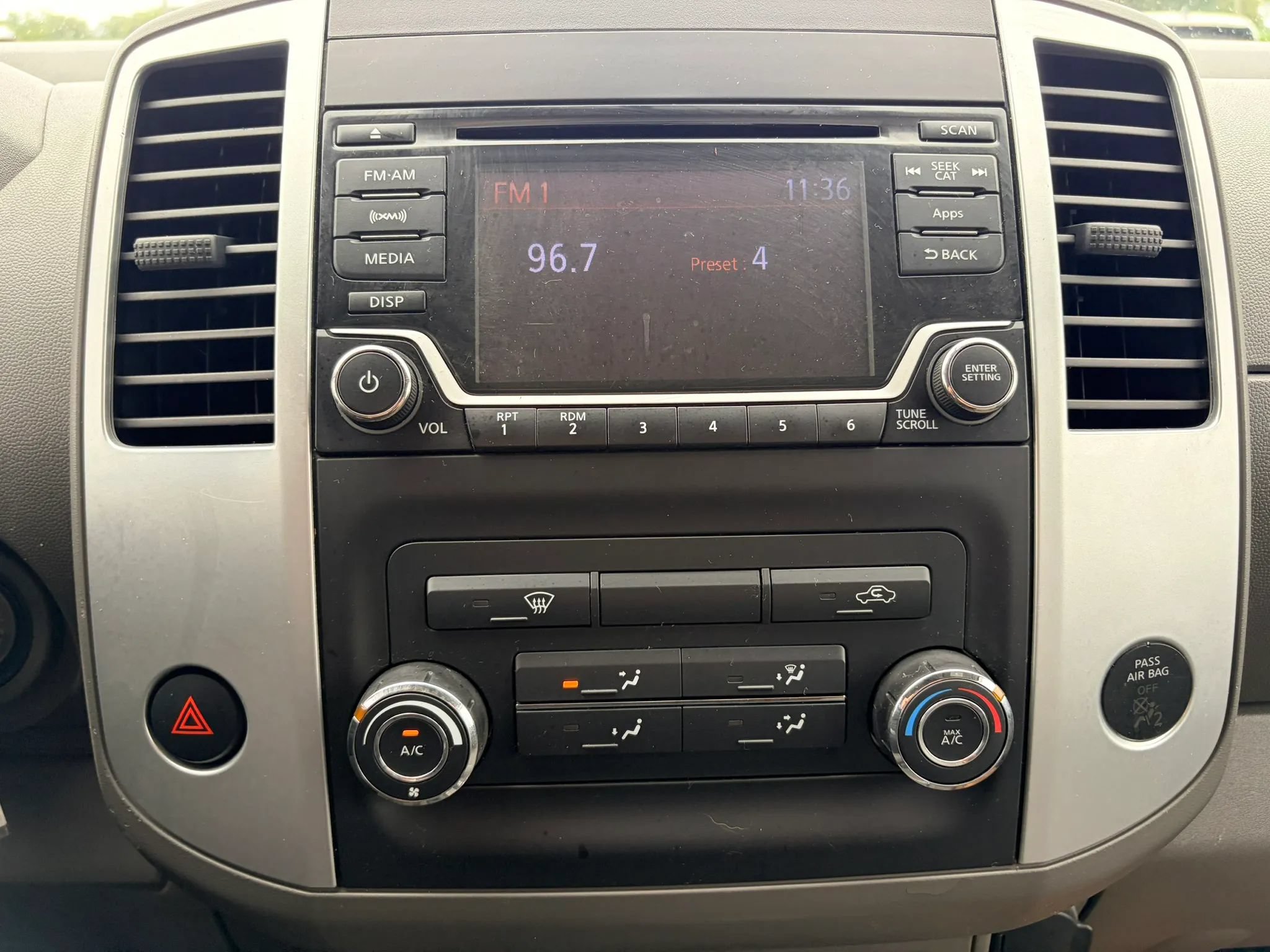 Used 2016 Nissan Frontier SV AWD/4WD image 17