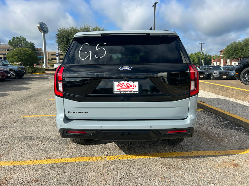New 2027 Ford Expedition Platinum w/ Stealth Appearance Package RWD image 5