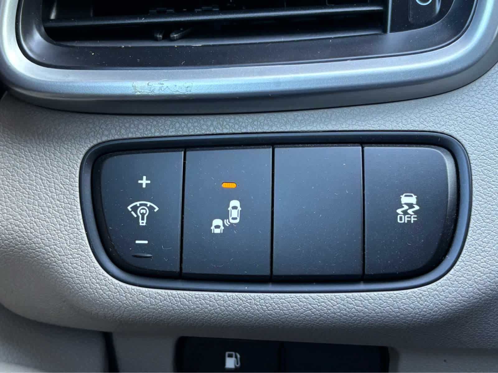 Used 2020 Kia Sorento LX FWD image 18