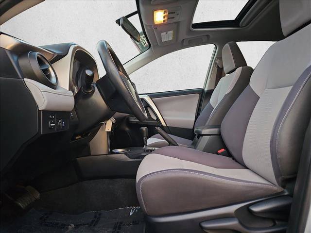 Used 2015 Toyota RAV4 XLE AWD/4WD image 16
