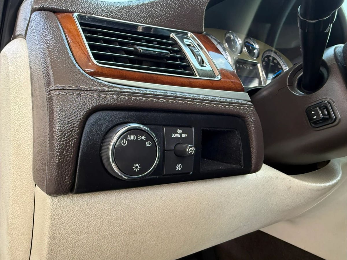 Used 2013 Cadillac Escalade Platinum AWD/4WD image 39