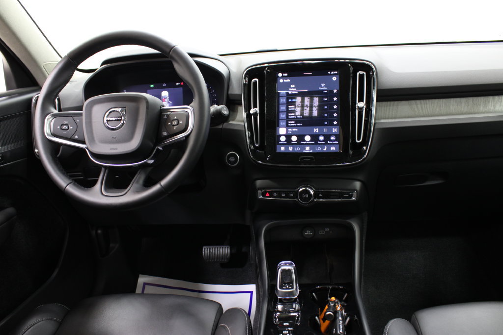 Used 2026 Volvo XC40 B5 Plus AWD/4WD image 9