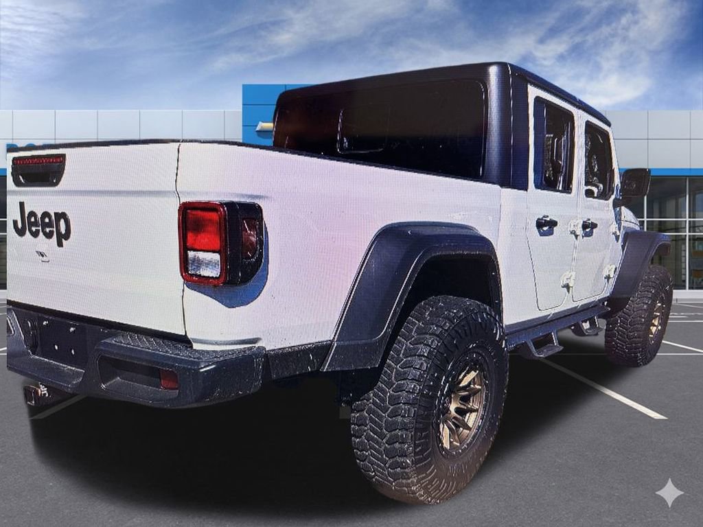 Used 2025 Jeep Gladiator Sport image 3