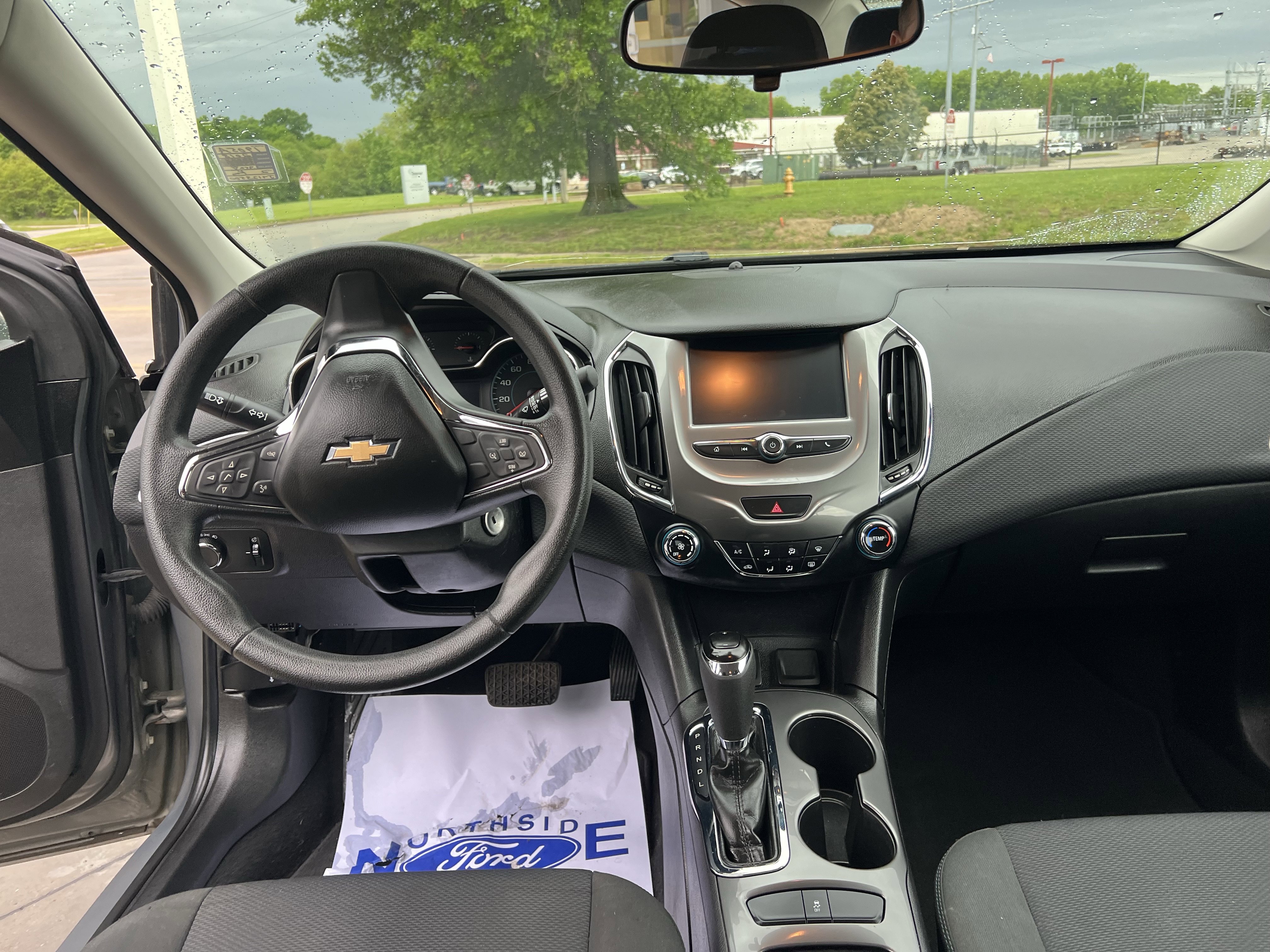 Used 2018 Chevrolet Cruze LT FWD image 15