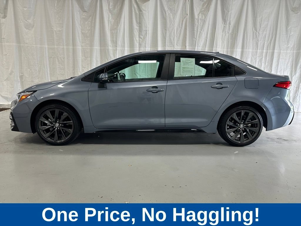 Used 2026 Toyota Corolla SE FWD image 4