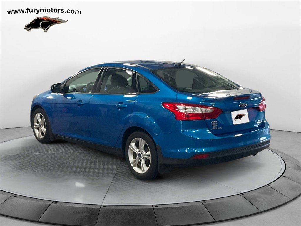 Used 2014 Ford Focus SE w/ SE Winter Package image 5