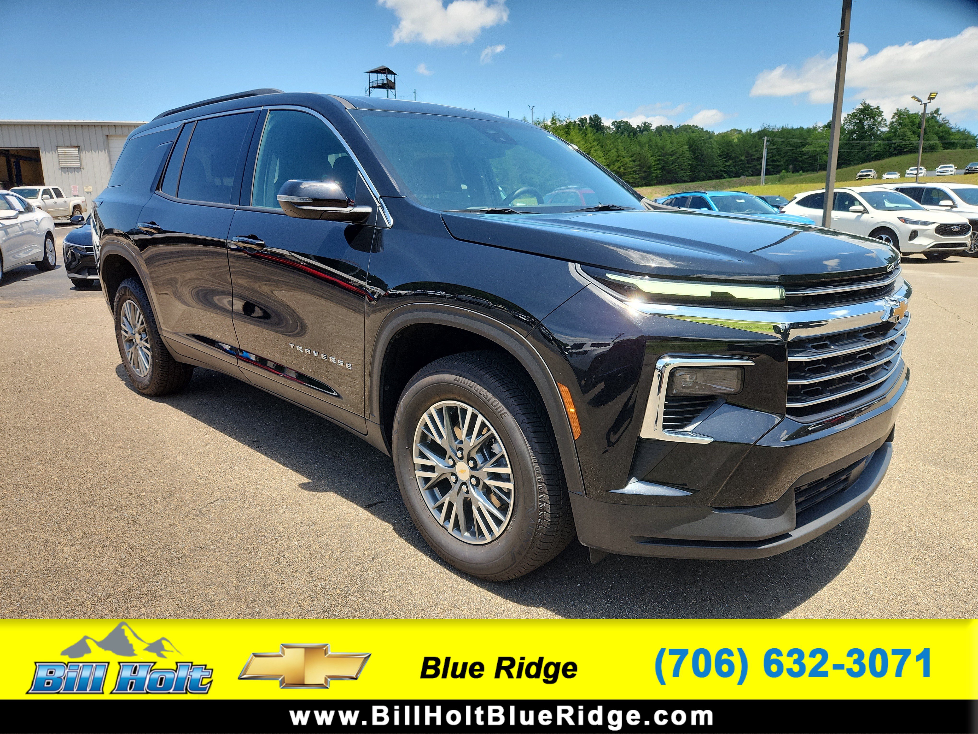 Used 2025 Chevrolet Traverse LT