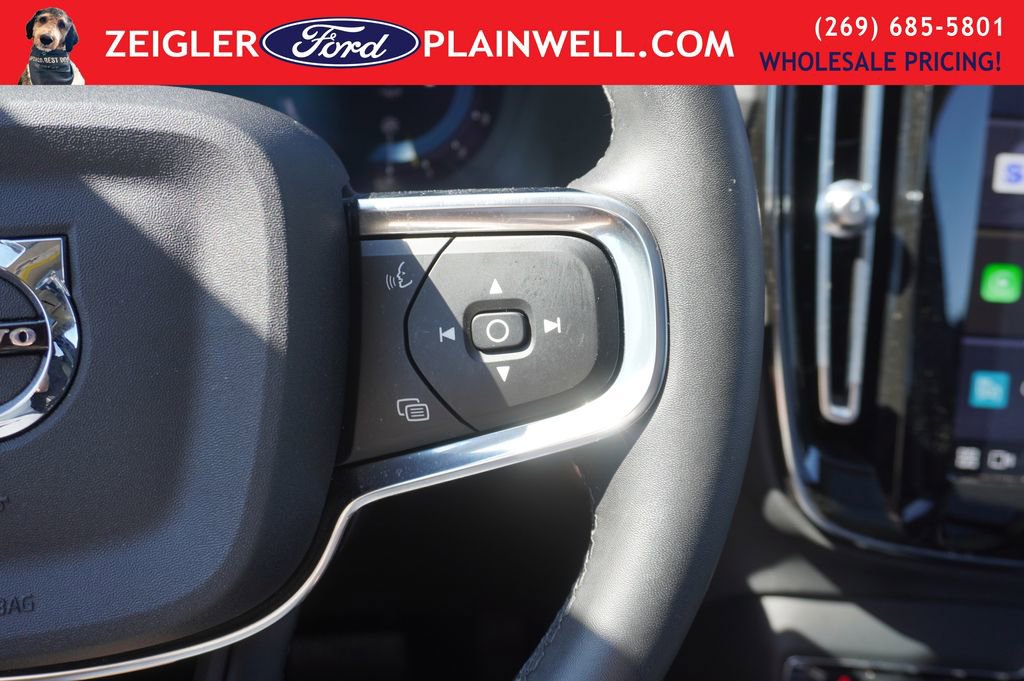 Used 2023 Volvo XC40 B5 Plus w/ Protection Package Premier image 27