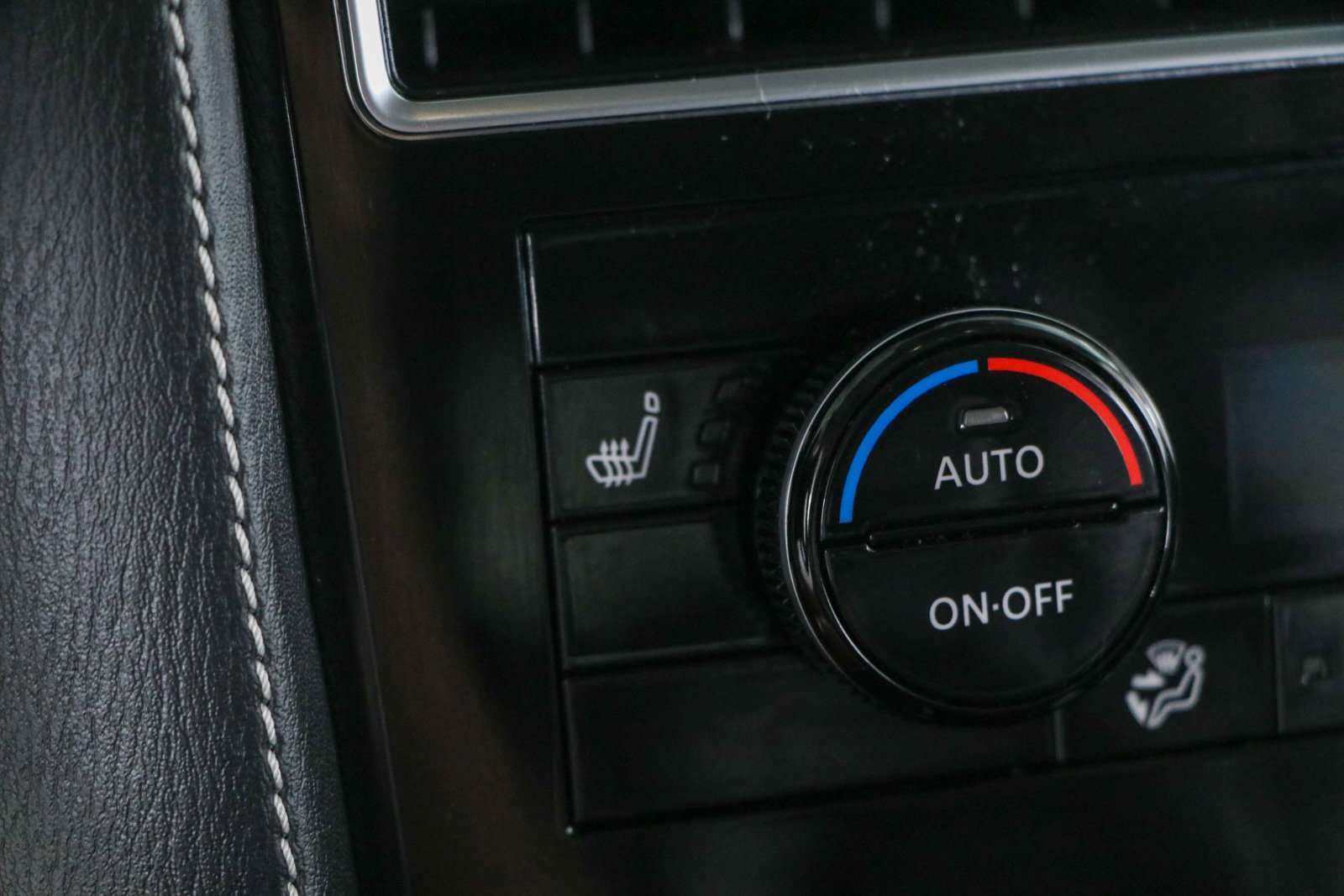 Used 2024 INFINITI QX80 Premium Select w/ All-Season Package image 22